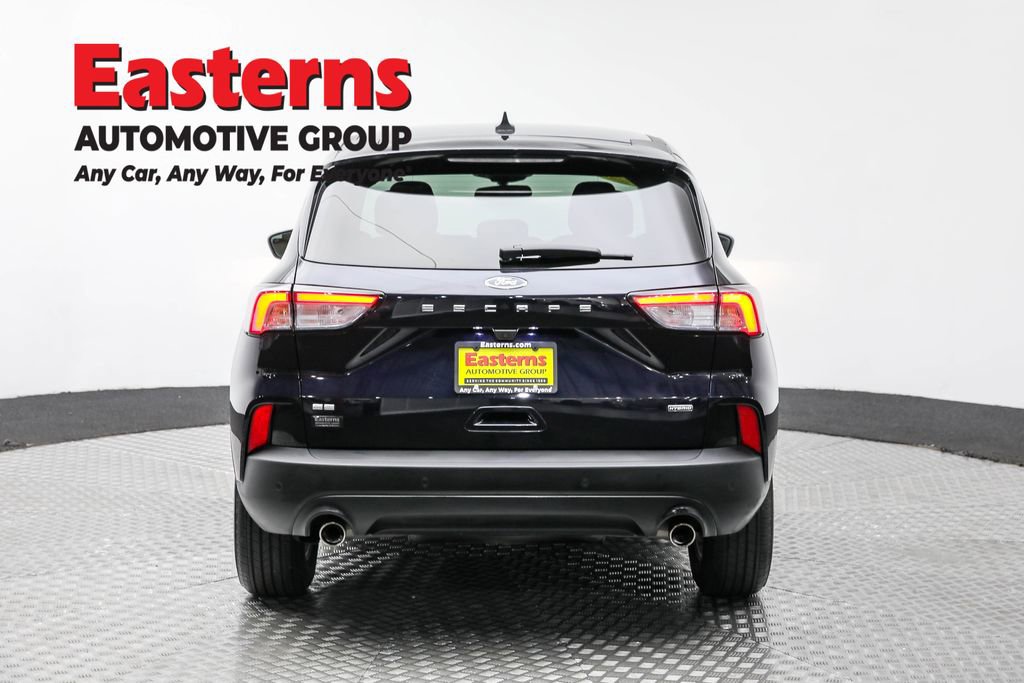 Used 2021 Ford Escape SE image 6