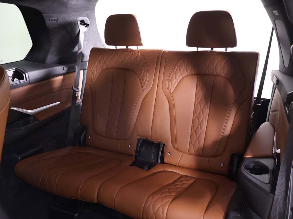 Used 2024 BMW X7 M60i w/ Executive Package image 46