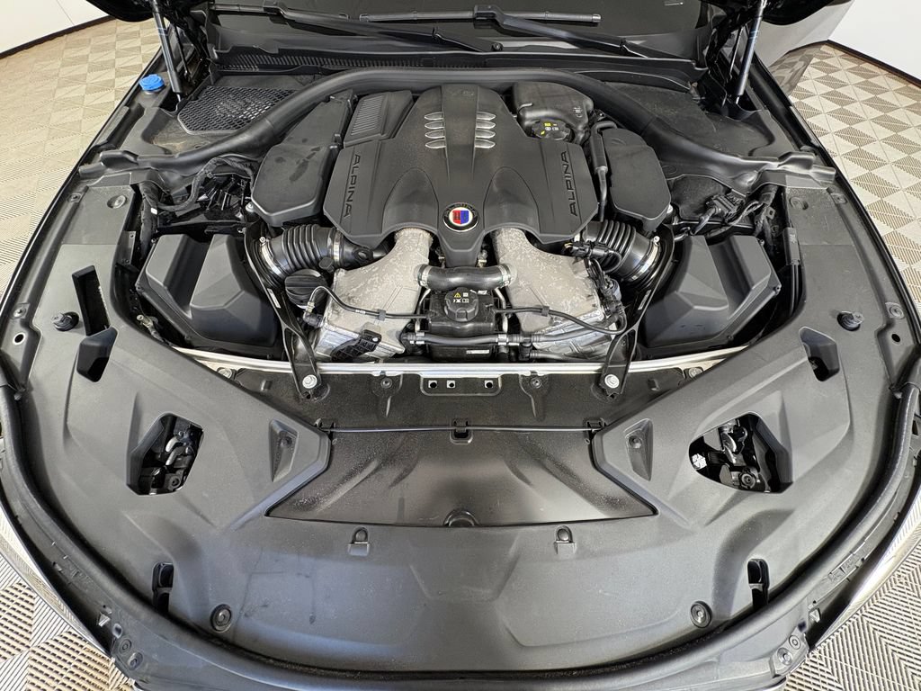 Used 2025 BMW ALPINA B8 xDrive Gran Coupe AWD/4WD image 33