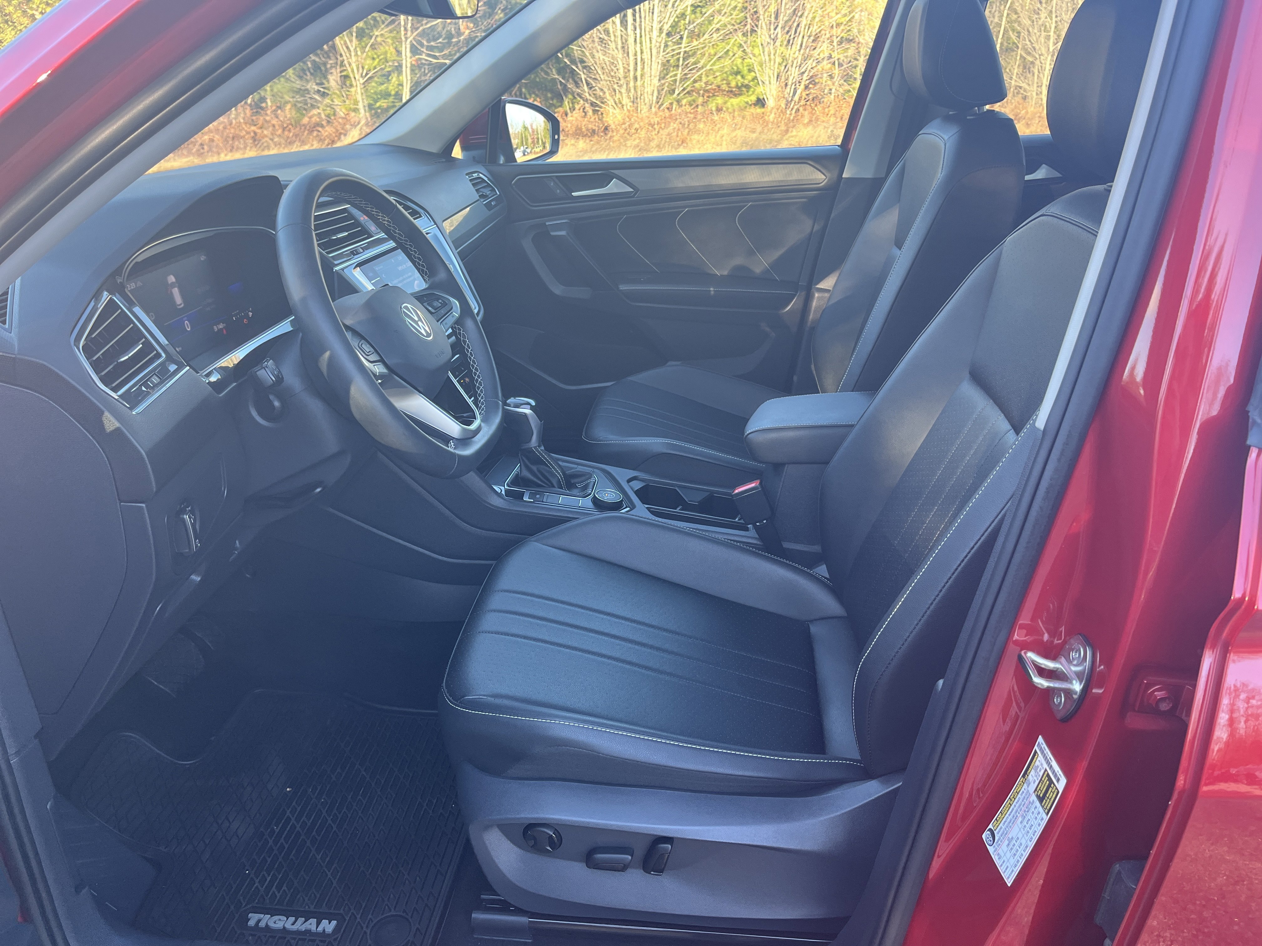 Used 2023 Volkswagen Tiguan SE image 14