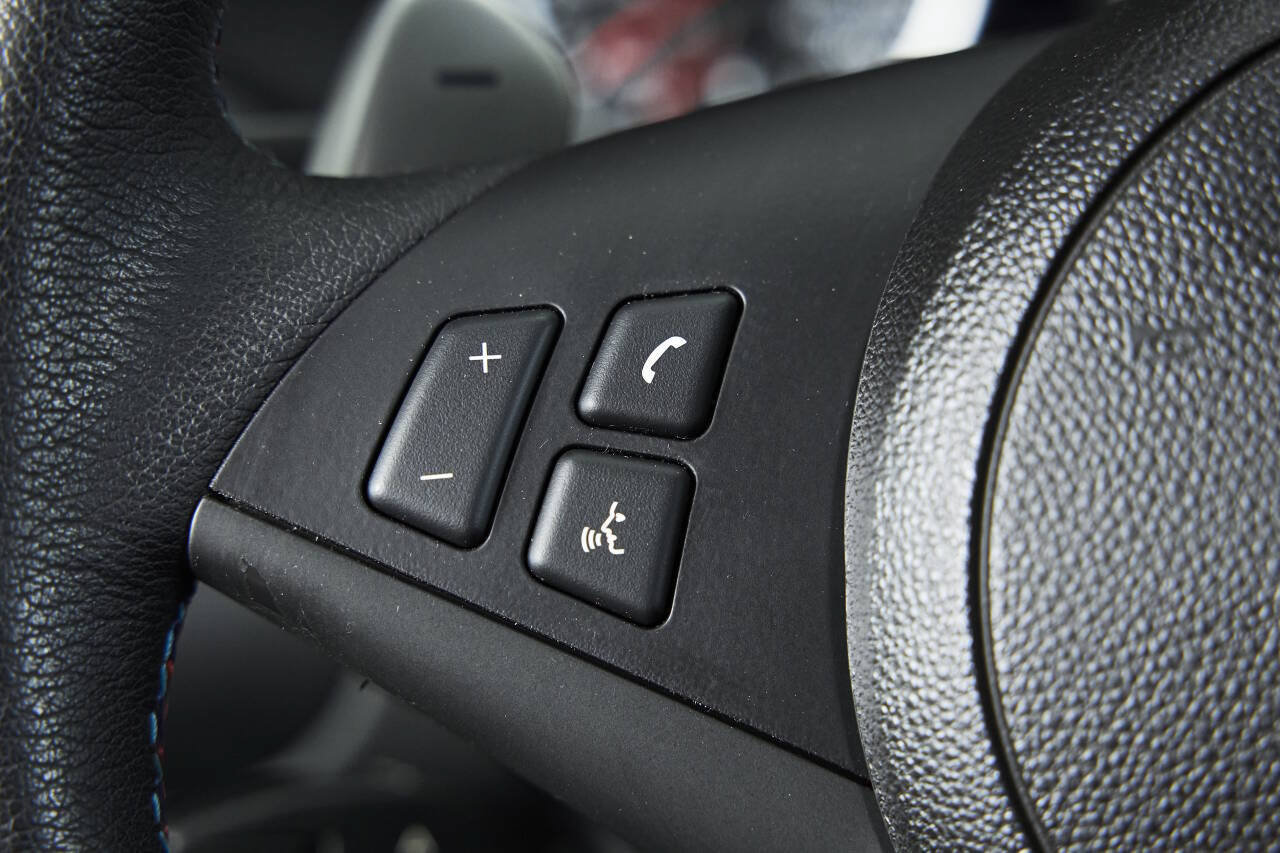 Used 2006 BMW M6 Coupe RWD image 51