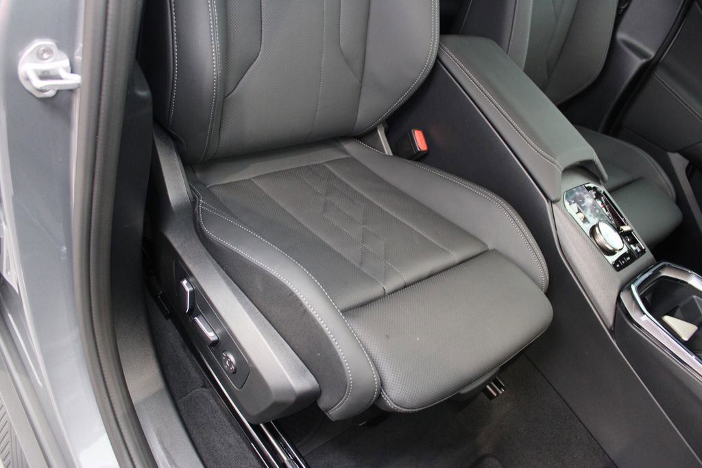 Used 2025 BMW X3 xDrive30i w/ Convenience Package image 27