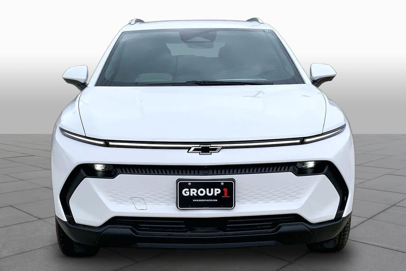 New 2026 Chevrolet Equinox EV LT FWD image 2