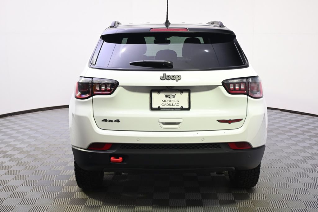 Used 2025 Jeep Compass Trailhawk image 5