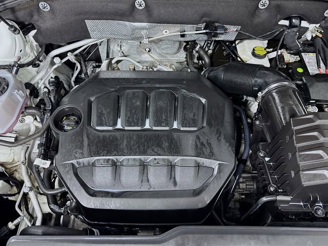 Used 2025 Volkswagen Atlas SE image 31