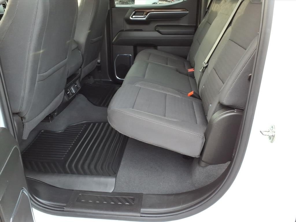 Used 2025 Chevrolet Silverado 1500 LT AWD/4WD image 14