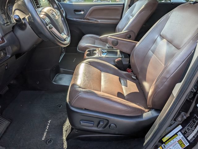 Used 2018 Toyota Sienna Limited Premium FWD image 15