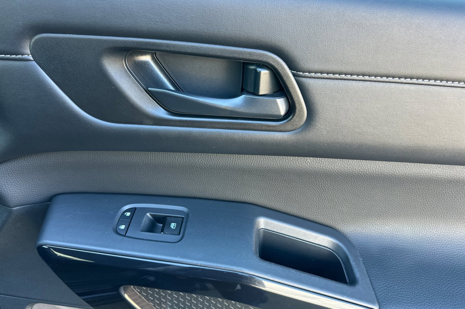 Certified 2024 Nissan Pathfinder SV image 21