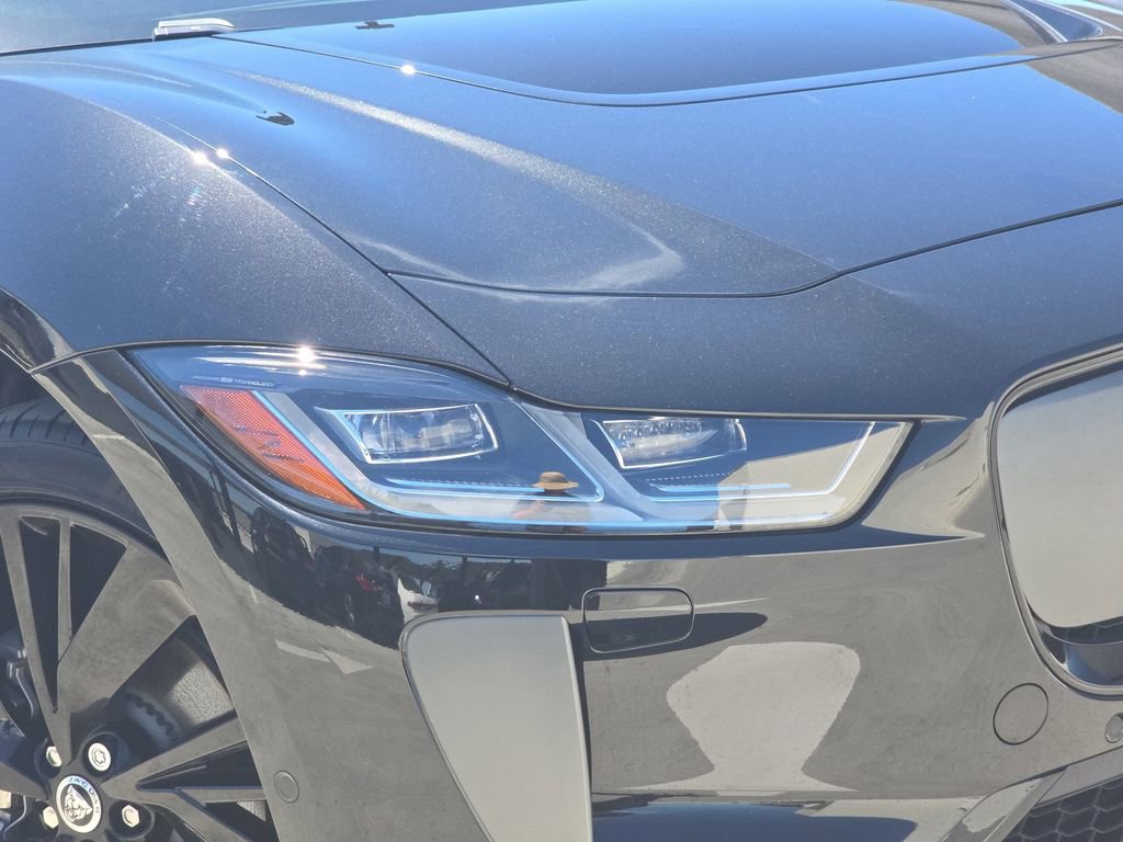 Certified 2024 Jaguar I-PACE R-Dynamic HSE image 32
