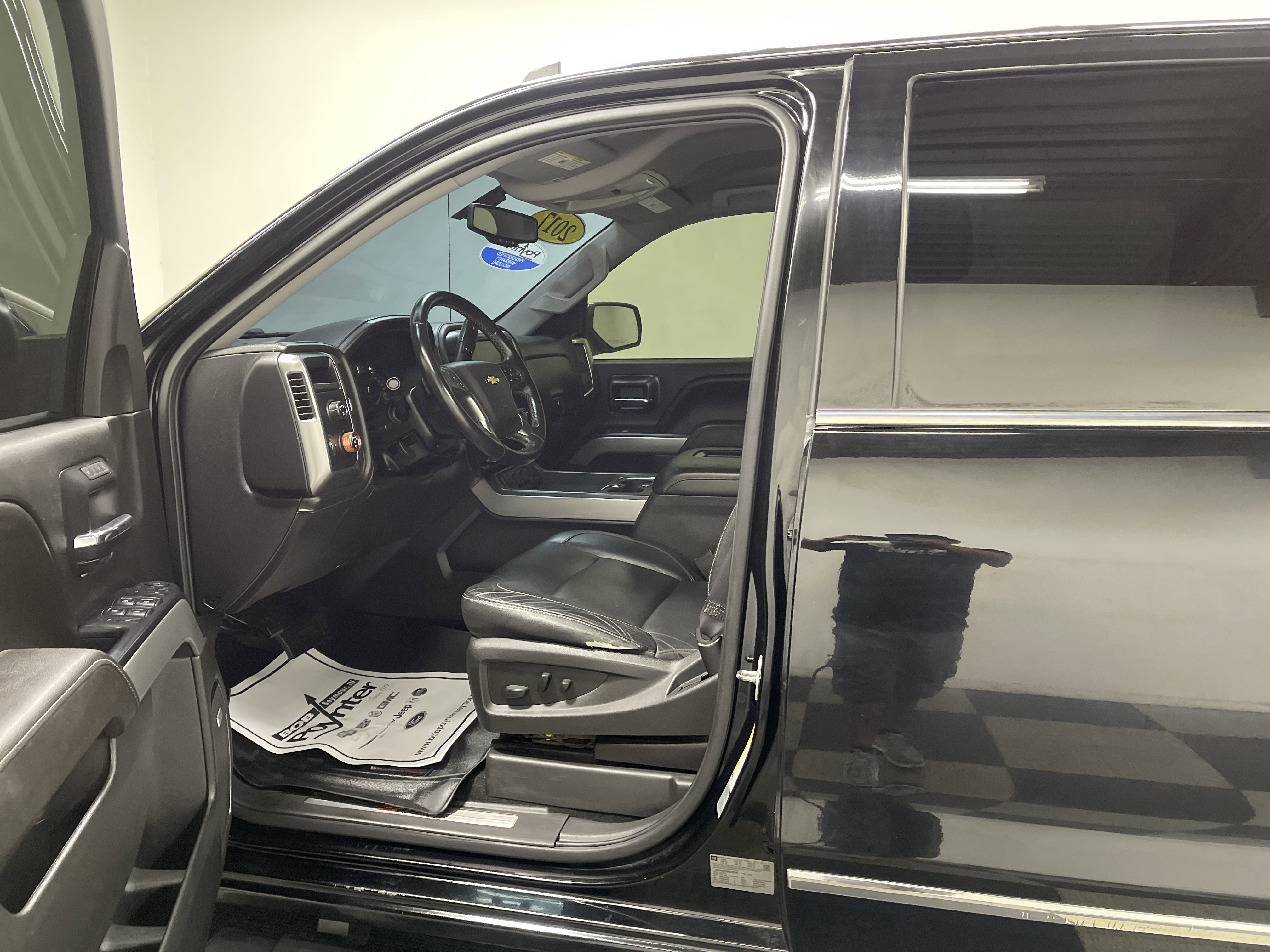 Used 2017 Chevrolet Silverado 1500 LTZ Z71 w/ LTZ Plus Package image 9