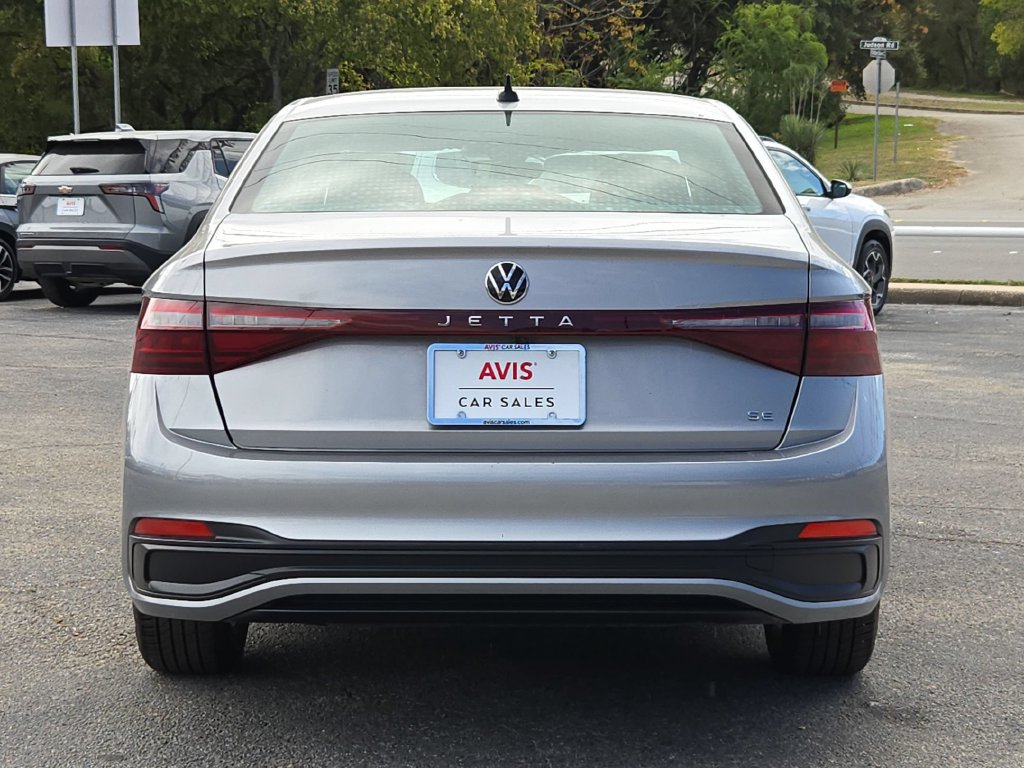 Used 2026 Volkswagen Jetta SE FWD image 7