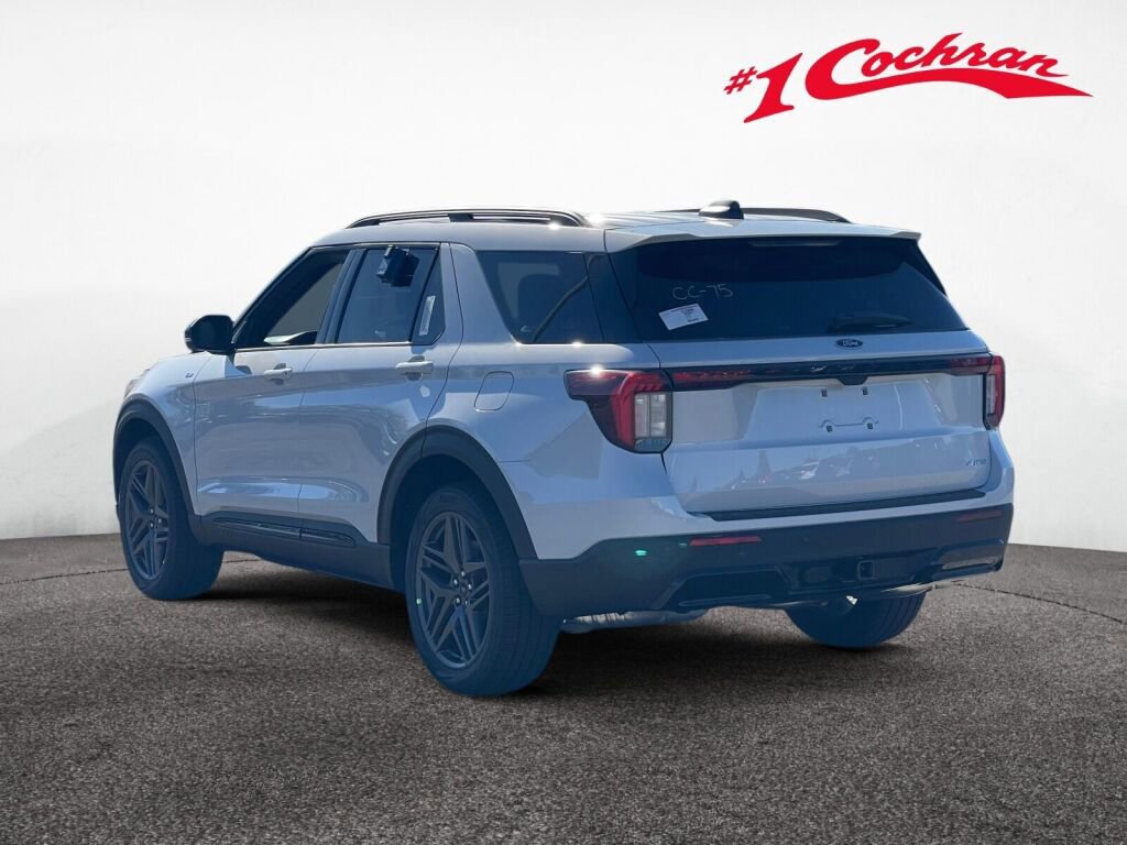 New 2026 Ford Explorer ST-Line image 4