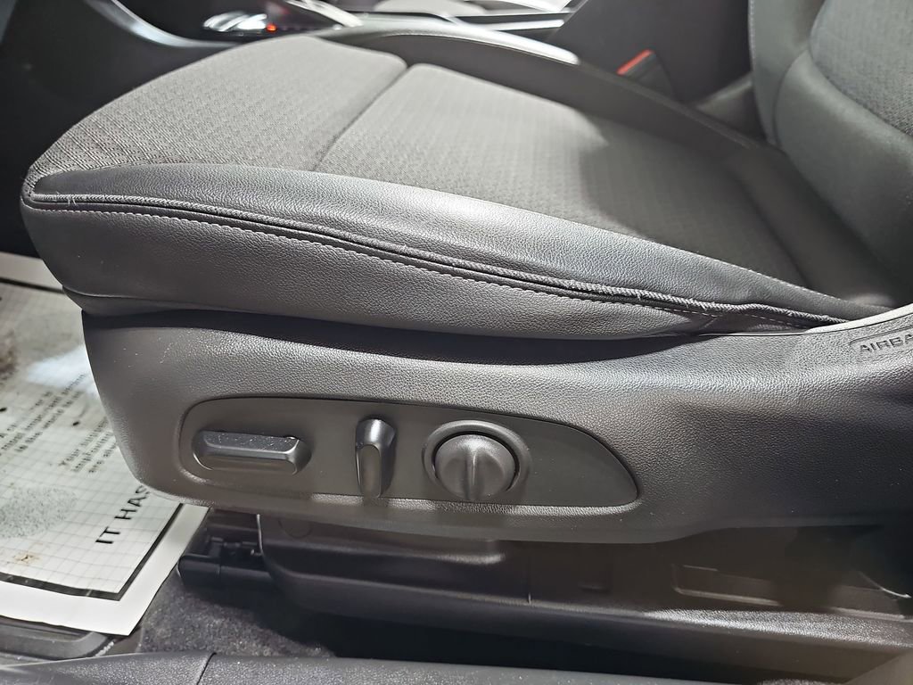 Certified 2023 Buick Encore GX Preferred w/ Cold Weather Comfort Package image 33