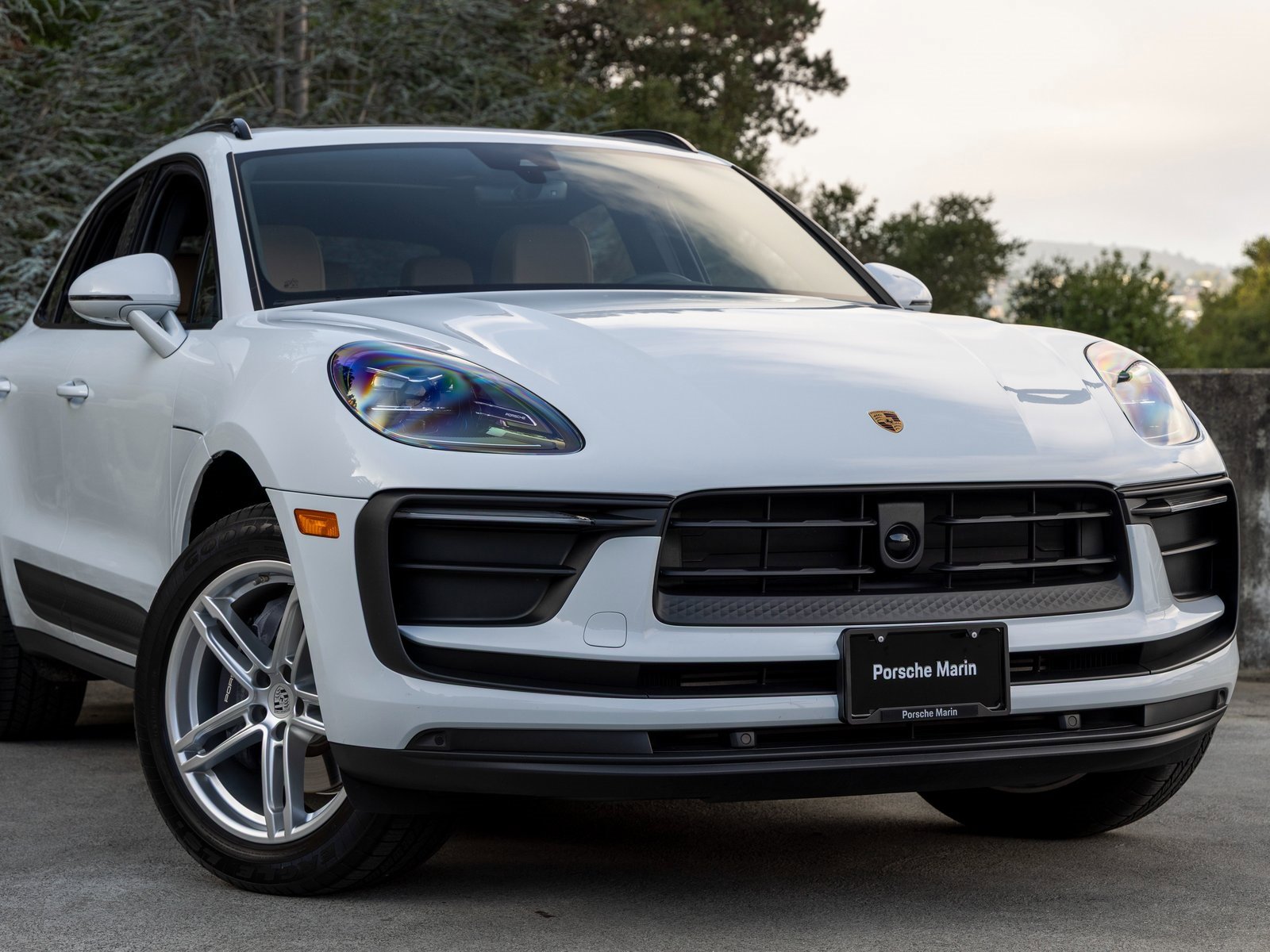 Certified 2025 Porsche Macan image 9