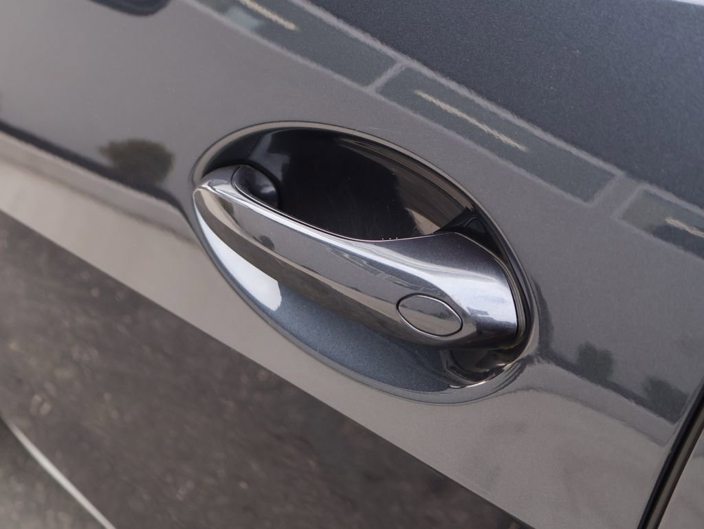 Used 2022 BMW X5 xDrive45e w/ Luxury Seating Package image 18