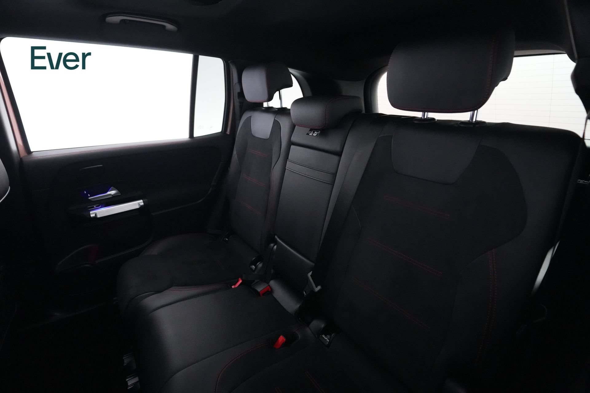 Used 2023 Mercedes-Benz EQB 300 4MATIC image 24