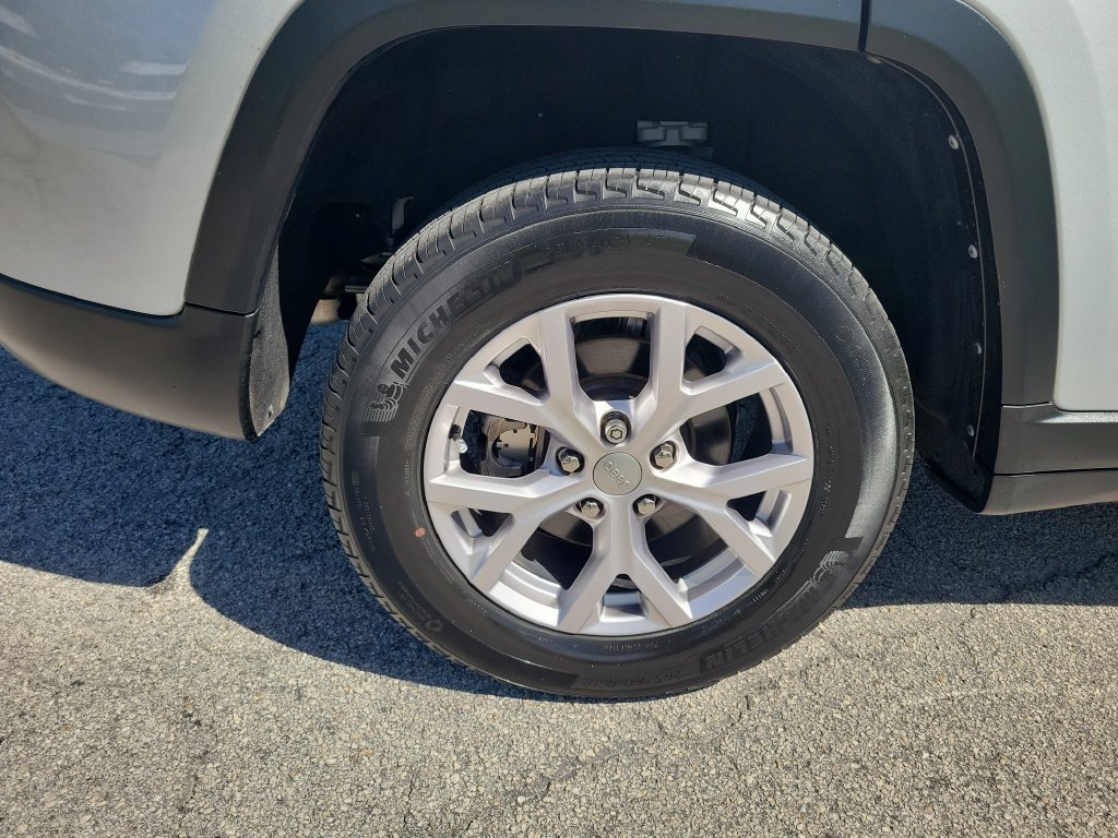Used 2022 Jeep Grand Cherokee Limited AWD/4WD image 30