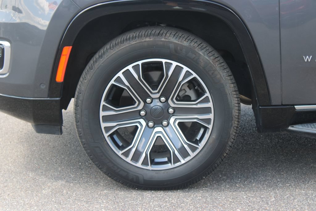 Used 2024 Jeep Wagoneer Series II AWD/4WD image 22