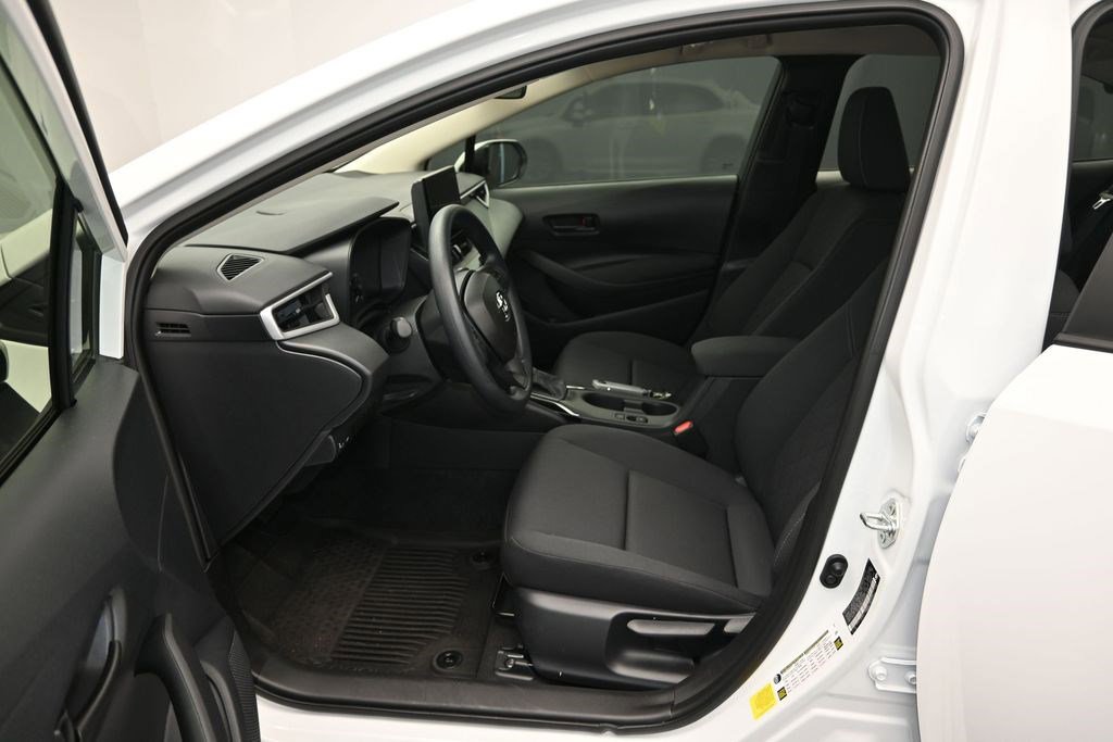 Used 2025 Toyota Corolla LE w/ LE Premium Package FWD image 11