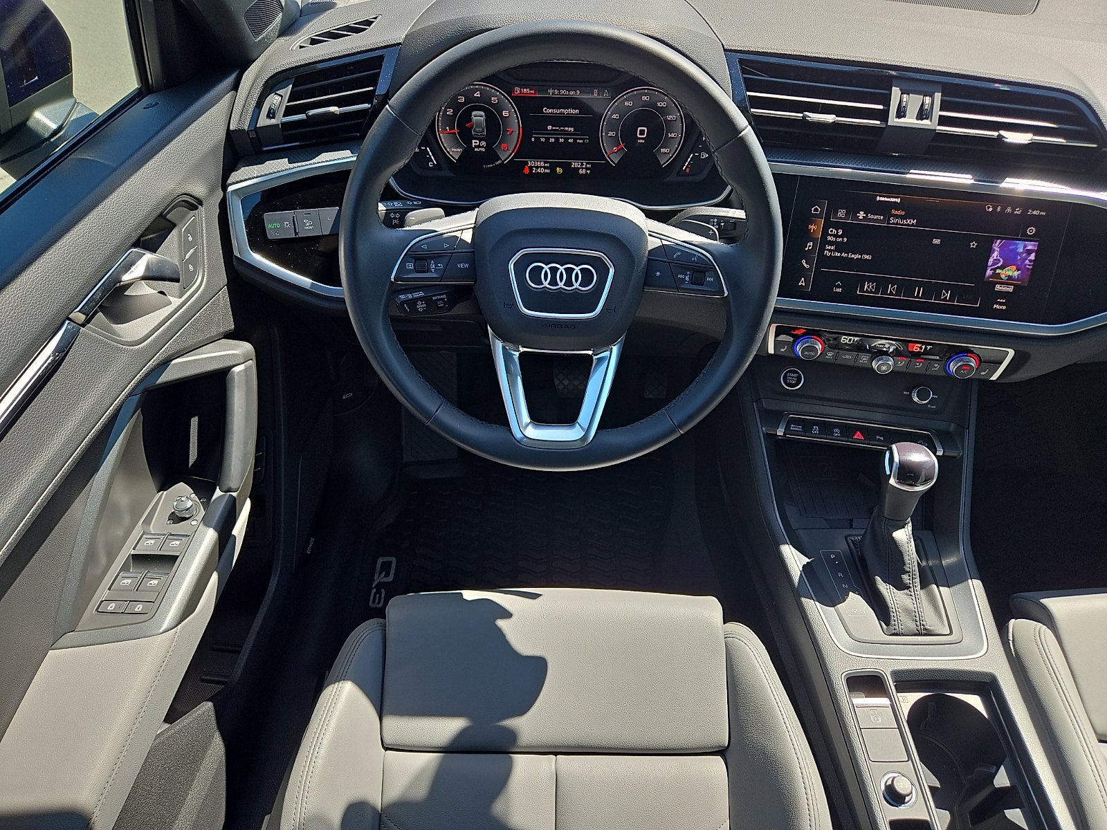 Used 2024 Audi Q3 2.0T Premium Plus w/ Premium Plus Package AWD/4WD image 11