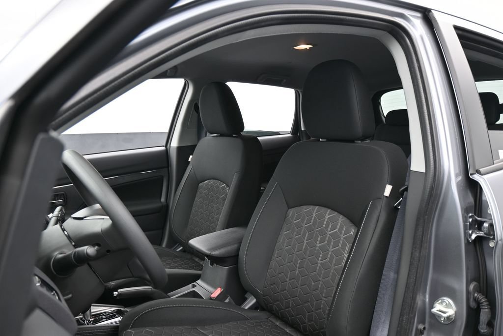 New 2027 Mitsubishi Outlander Sport ES FWD image 10