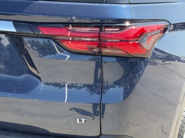Used 2022 Chevrolet Traverse LT FWD image 6