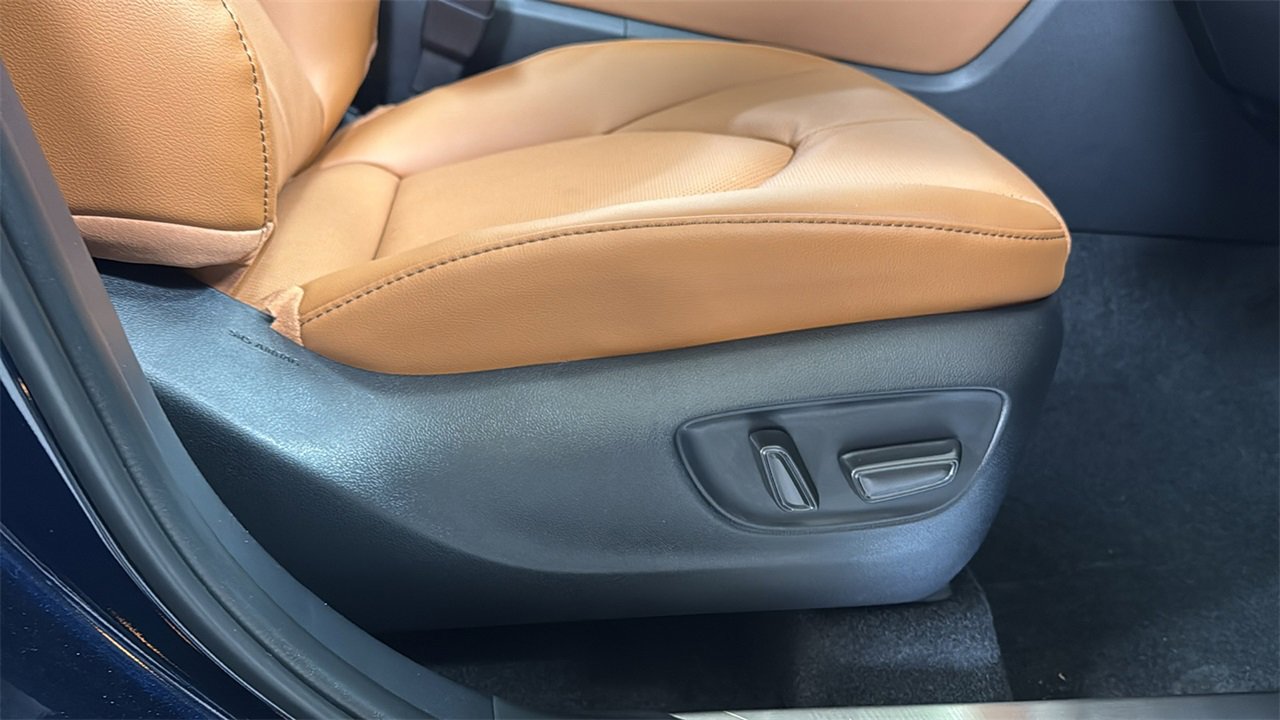 New 2026 Toyota Highlander Platinum image 21