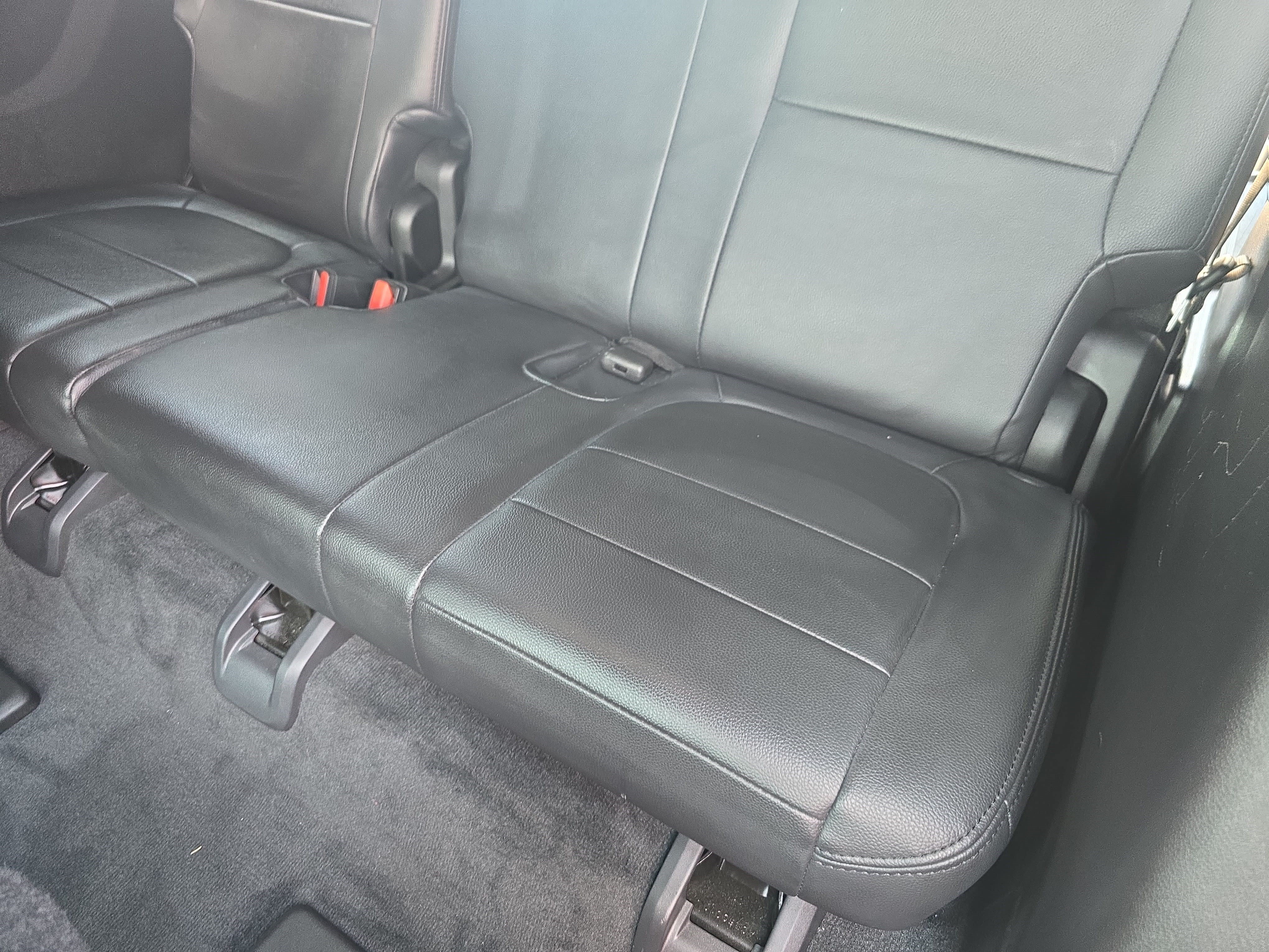 Used 2023 Chevrolet Traverse LT FWD image 14