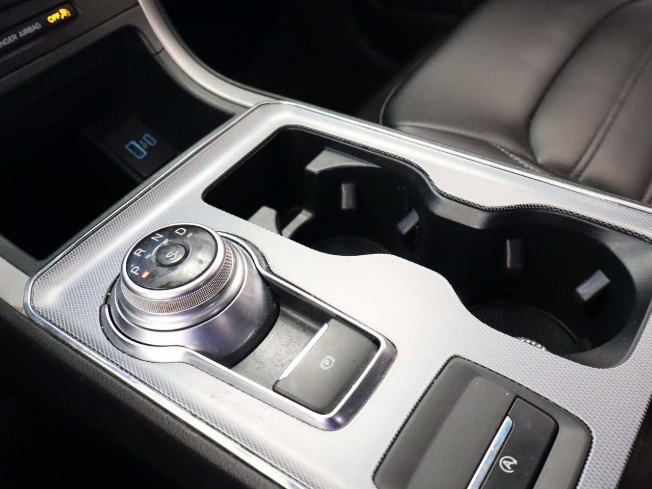 Used 2021 Ford Edge SEL image 9