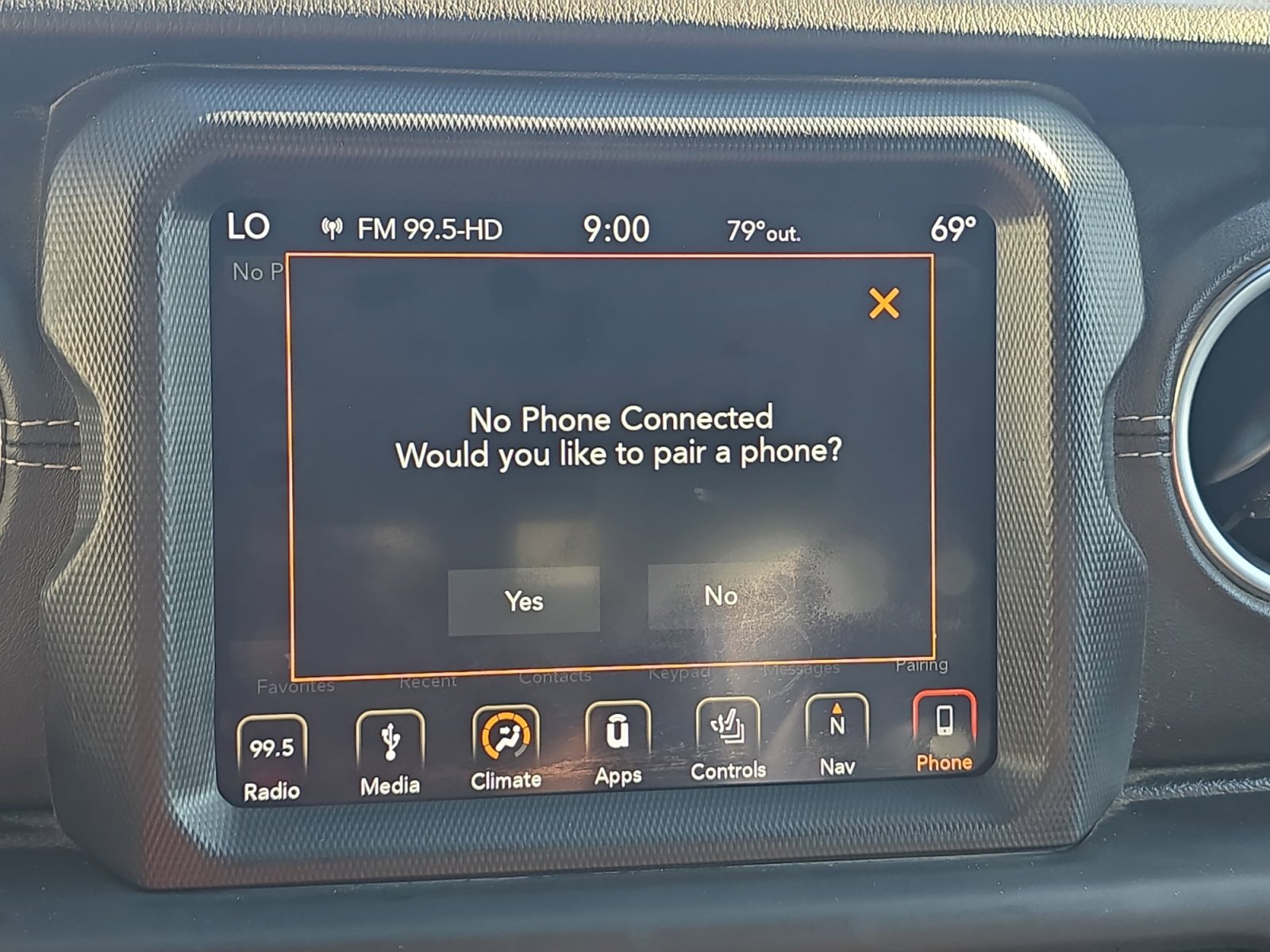 Used 2018 Jeep Wrangler Unlimited Sahara AWD/4WD image 16