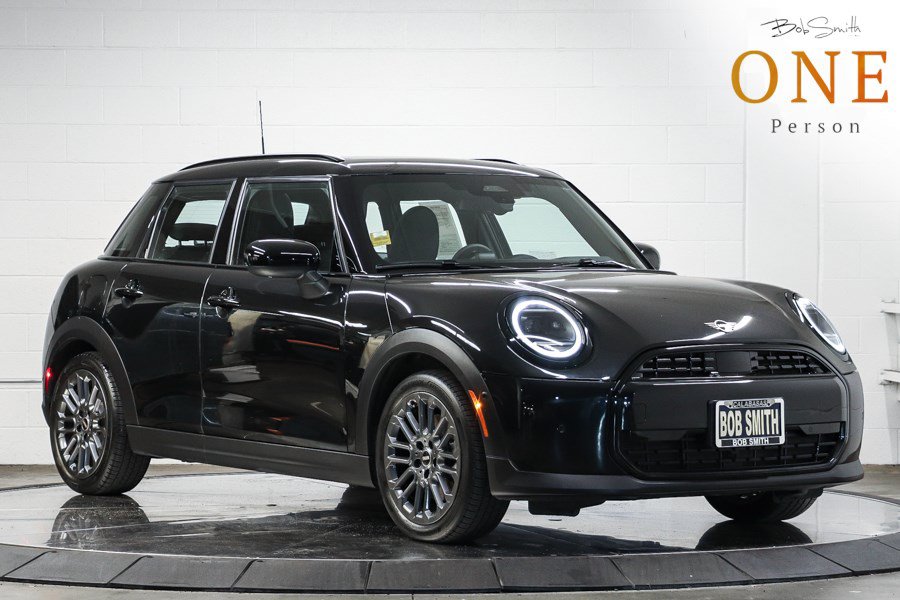 Used 2026 MINI Cooper 4-Door Hardtop FWD image 1