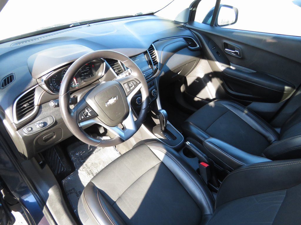Used 2018 Chevrolet Trax LT w/ Sun & Sound Package image 11