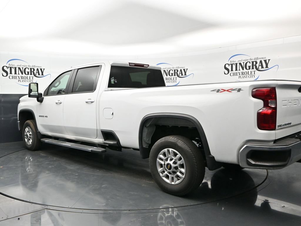 Used 2025 Chevrolet Silverado 2500 LT w/ Convenience Package AWD/4WD image 5