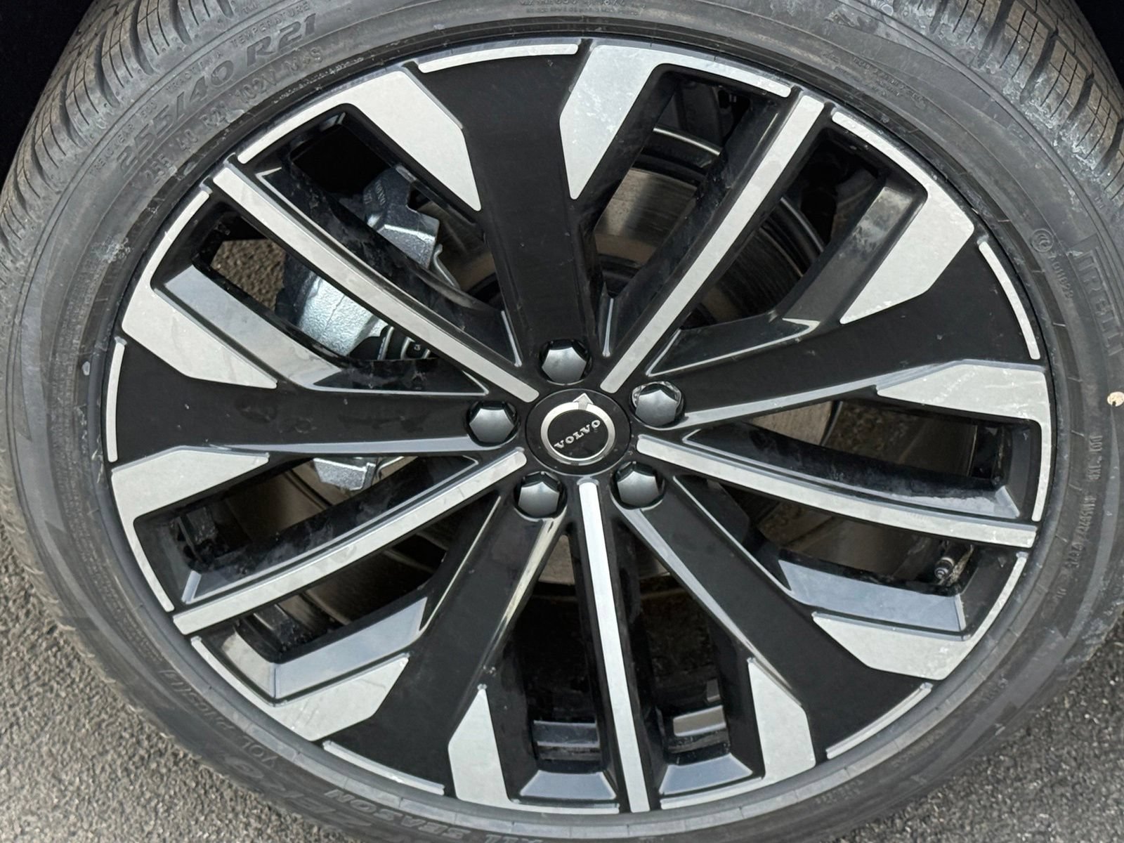 New 2026 Volvo XC60 B5 Ultra w/ Protection Package Premier AWD/4WD image 12