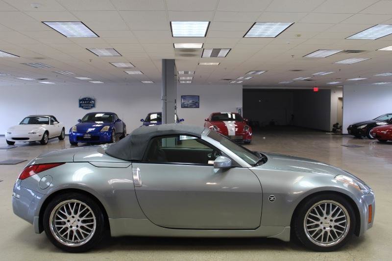 Used 2004 Nissan 350Z Touring image 12