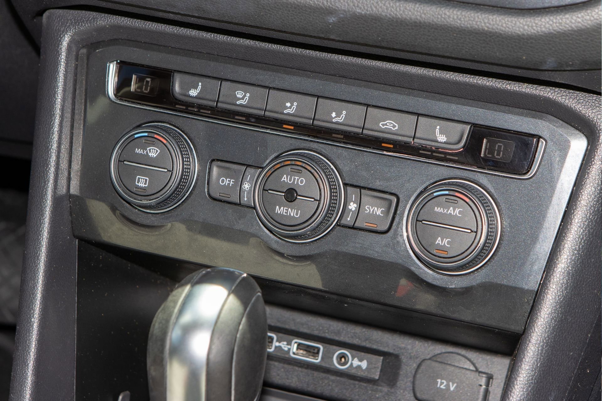 Used 2019 Volkswagen Tiguan SEL image 25