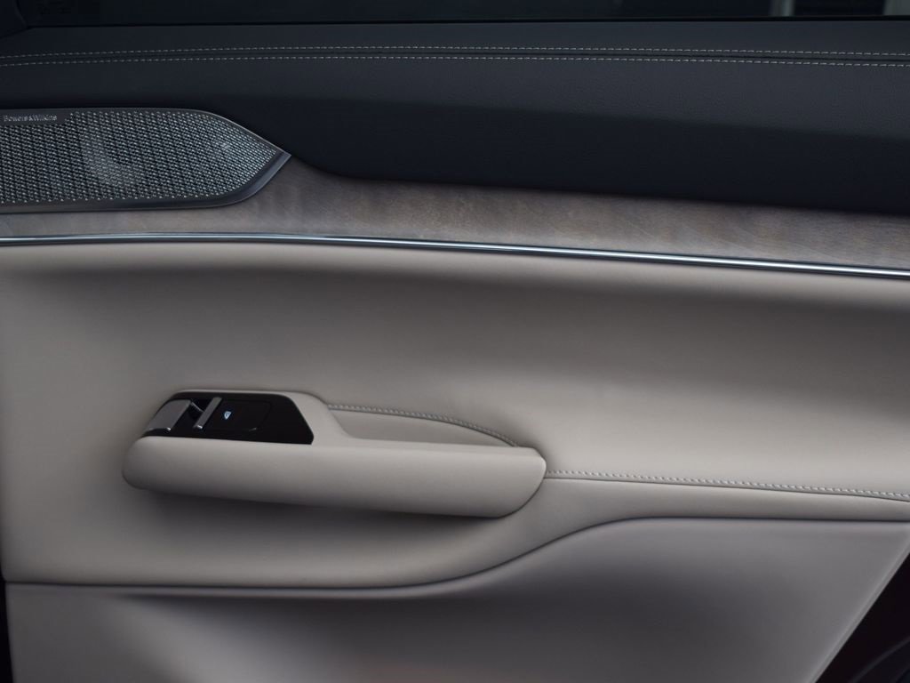 New 2025 Volvo EX90 Ultra image 15