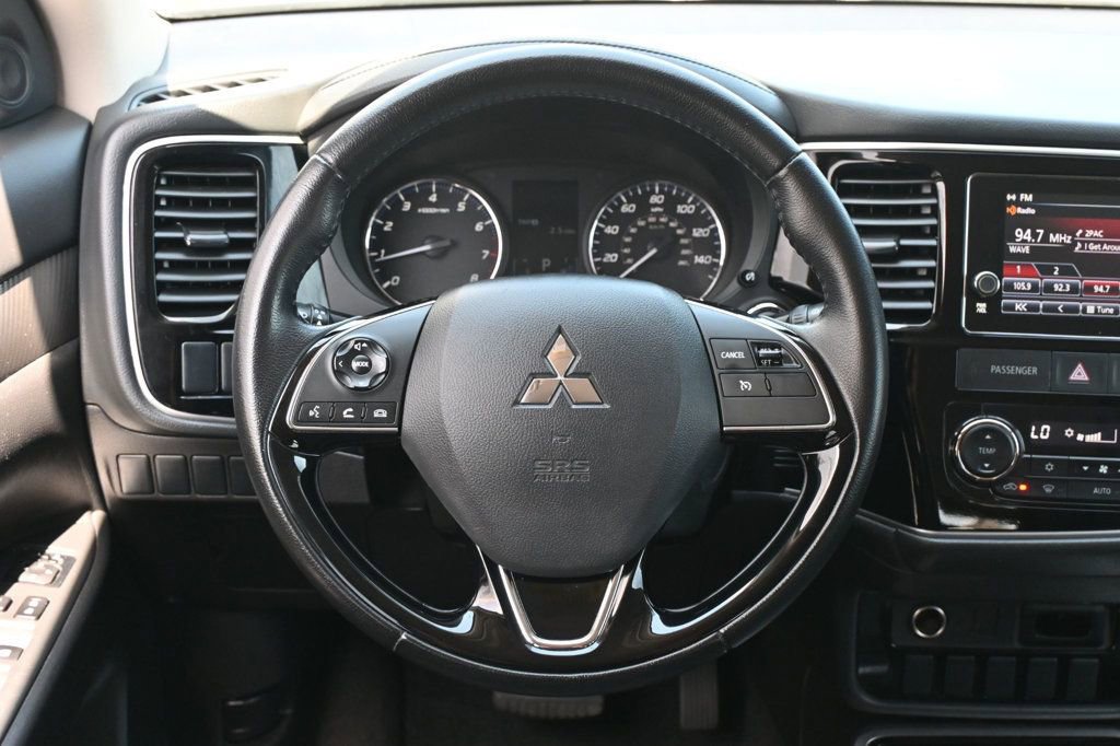 Used 2017 Mitsubishi Outlander SE FWD image 11