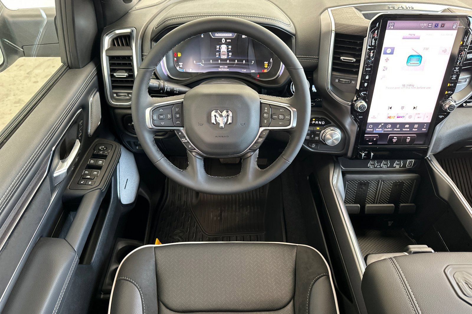 New 2026 RAM 1500 Laramie AWD/4WD image 15