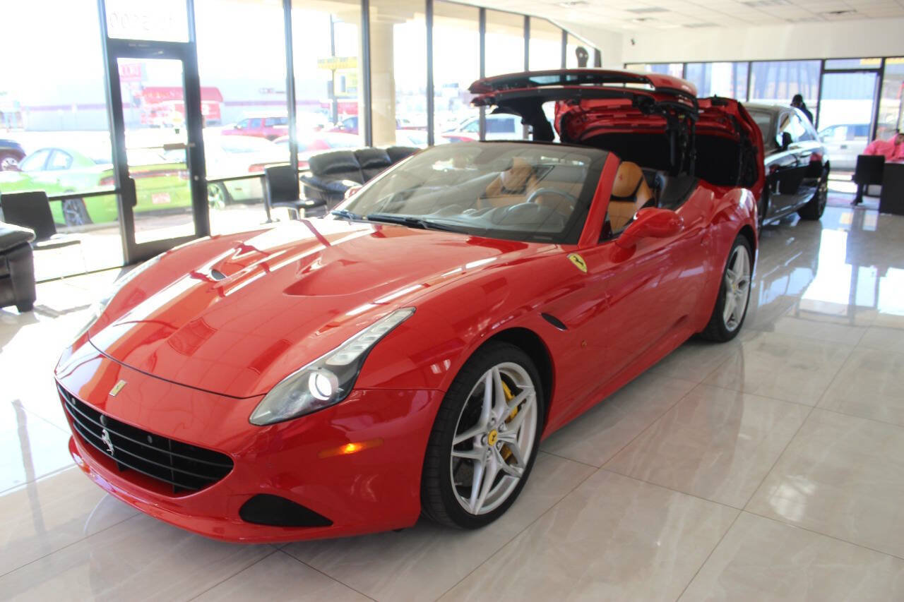 Used 2016 Ferrari California T RWD image 11