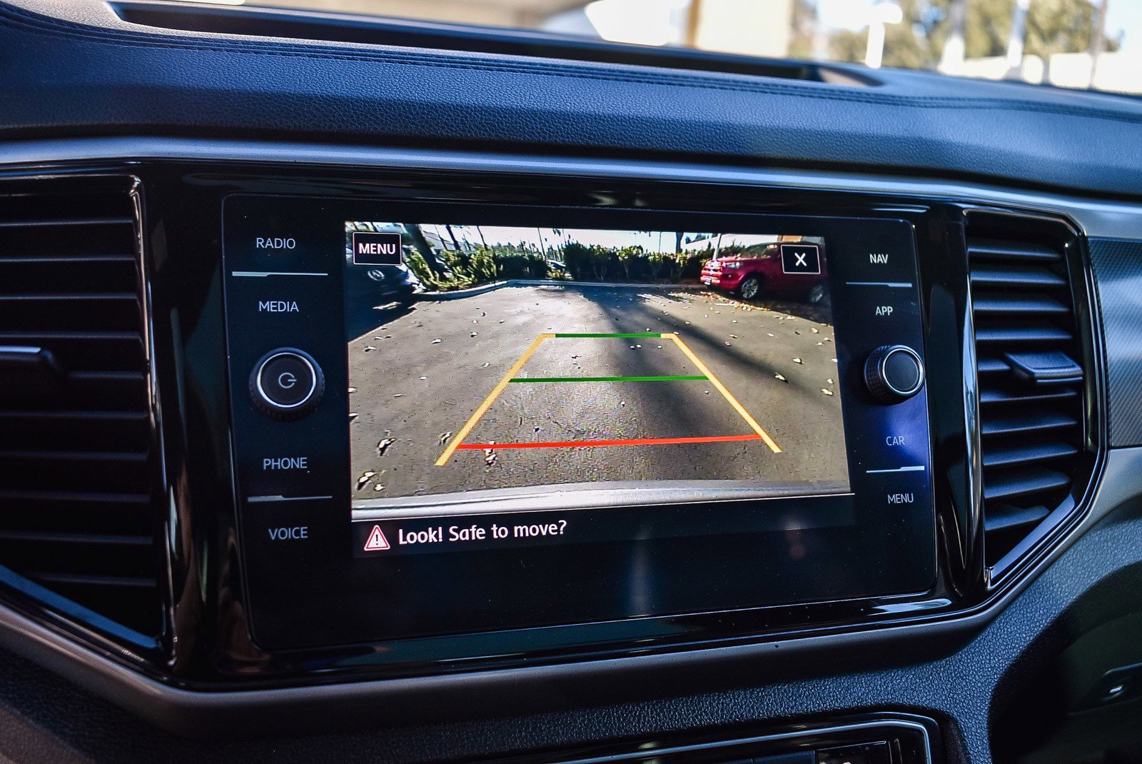 Used 2020 Volkswagen Atlas Cross Sport SEL image 25