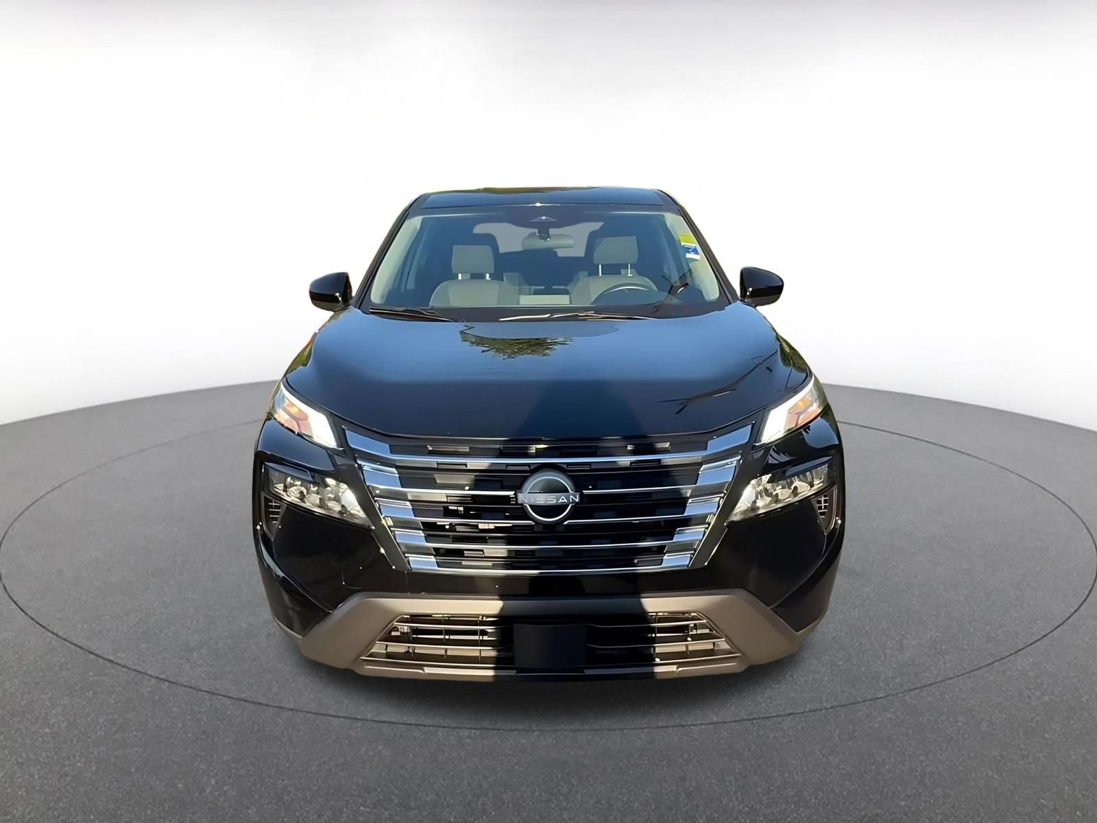 Used 2025 Nissan Rogue SV image 4