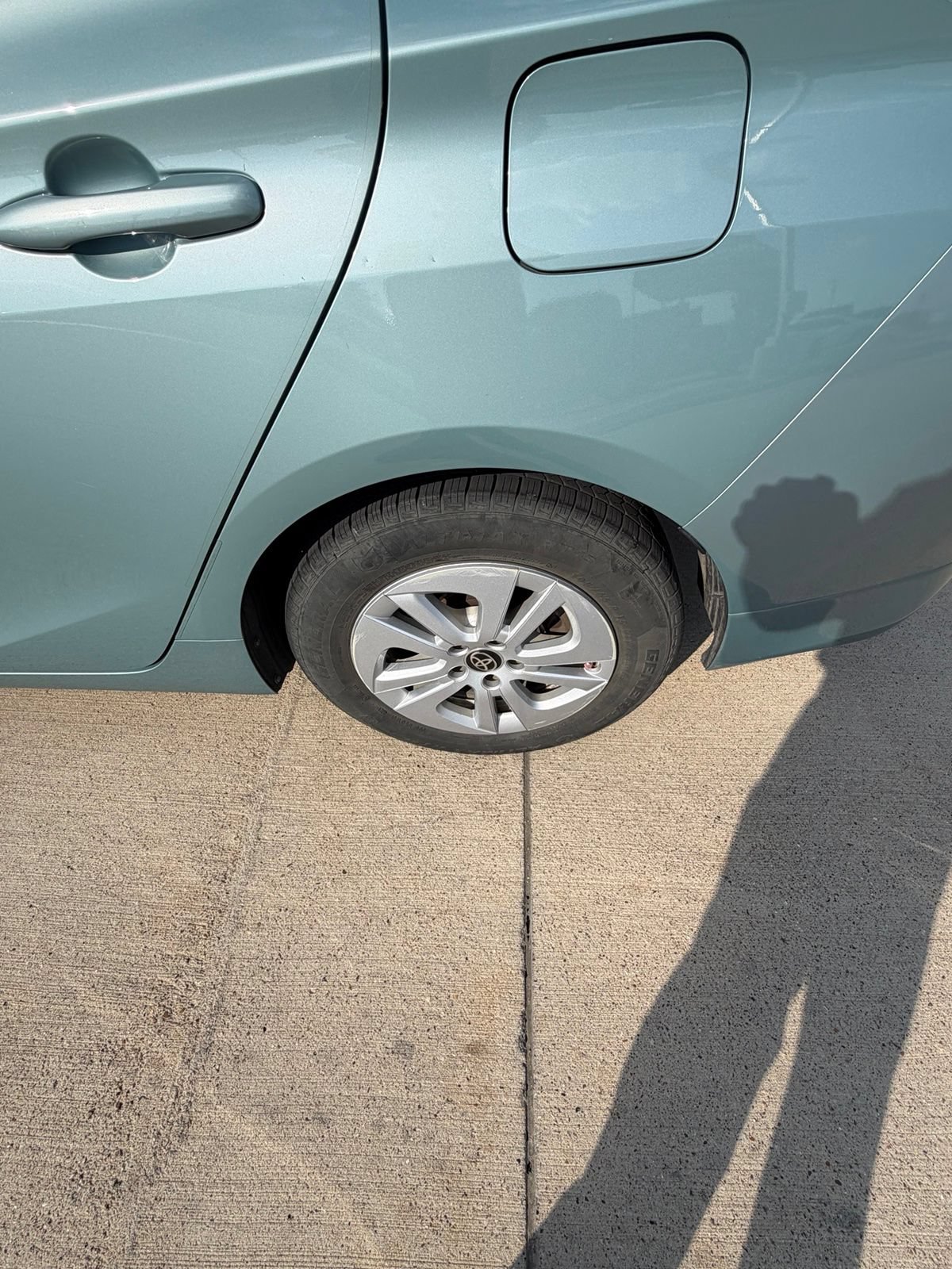 Used 2016 Toyota Prius Two FWD image 16