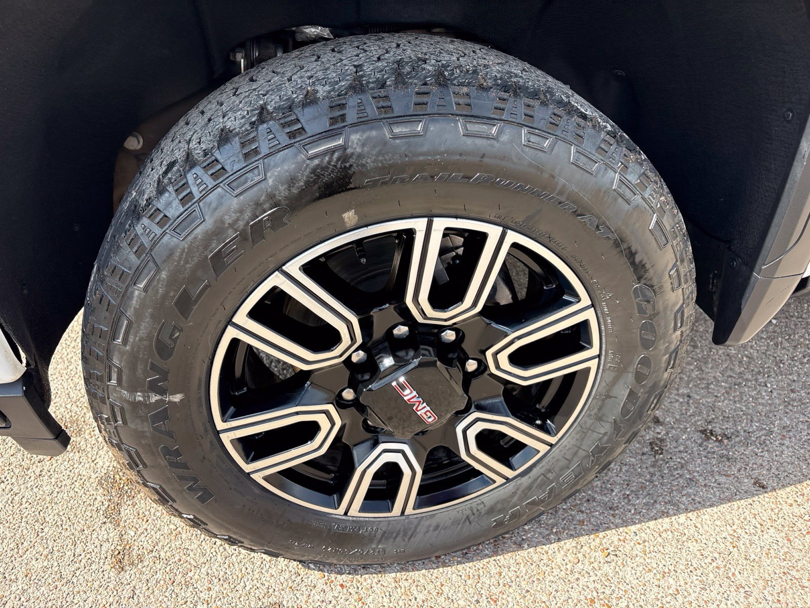 Used 2022 GMC Sierra 2500 AT4 w/ AT4 Premium Plus Package AWD/4WD image 41