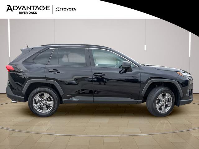 Certified 2024 Toyota RAV4 LE AWD/4WD image 9