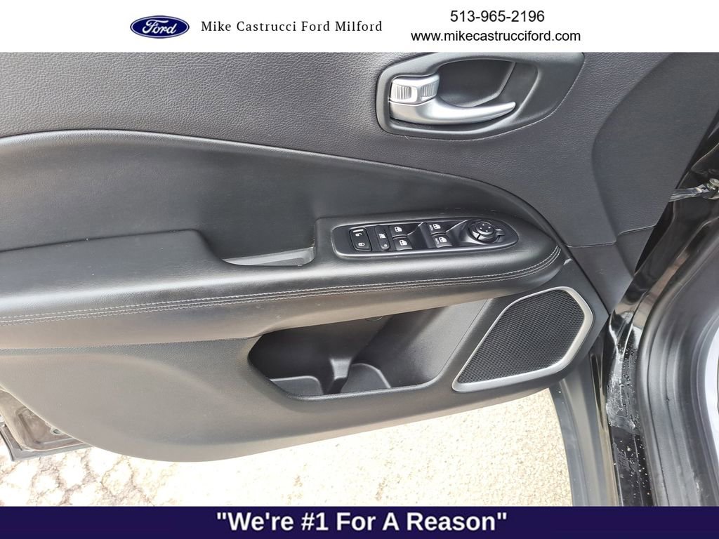 Used 2018 Jeep Compass Latitude w/ Popular Equipment Group image 16