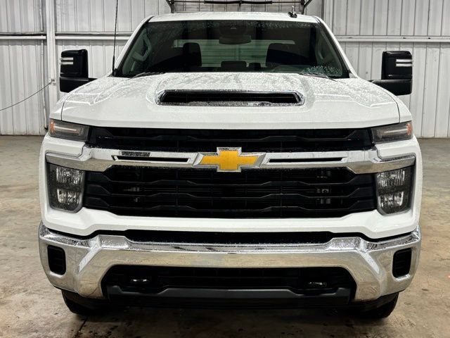 Used 2024 Chevrolet Silverado 2500 LT AWD/4WD image 2