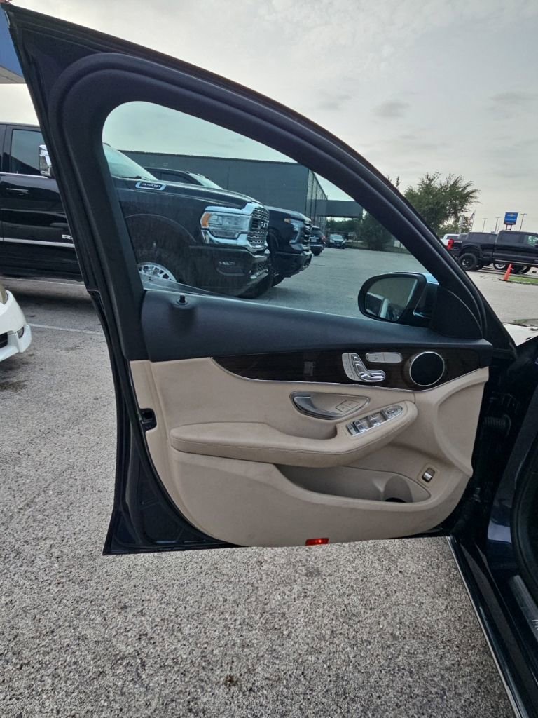 Used 2018 Mercedes-Benz C 300 Sedan image 10