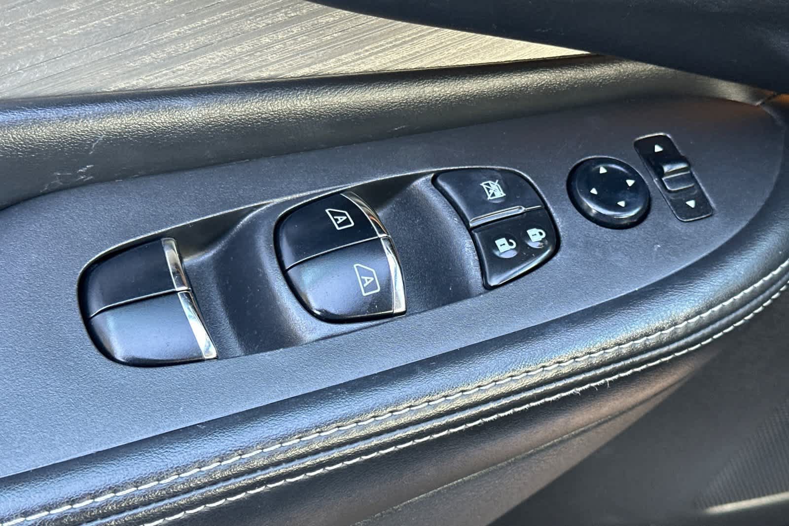 Used 2018 Nissan Murano Platinum w/ Cargo Package FWD image 13