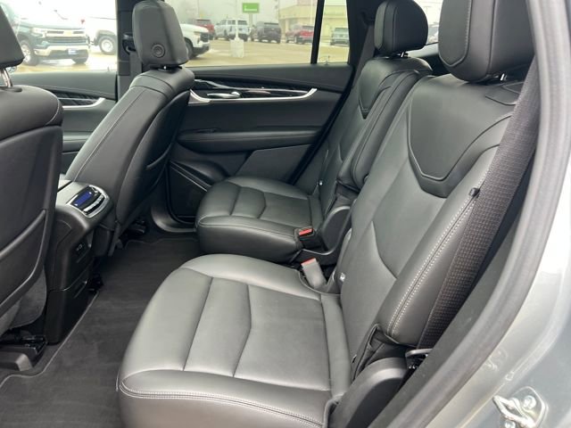 Used 2025 Cadillac XT6 Premium Luxury image 16